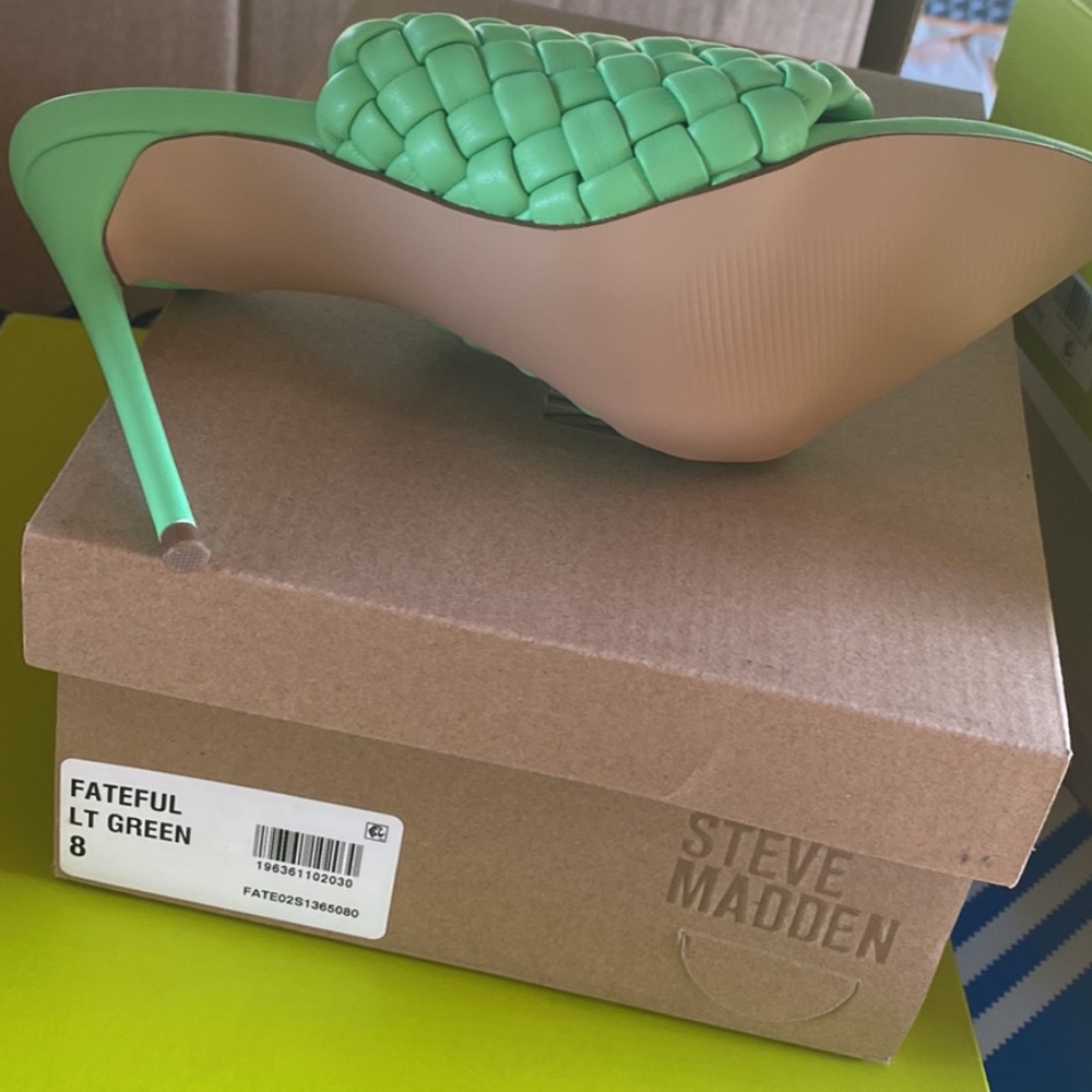 Brand New Steve Madden Fateful Lt Green